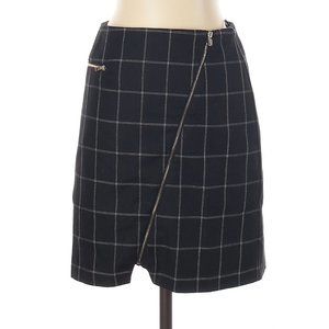 Romeo & Juliet Couture Classic Plaid Casual Skirt